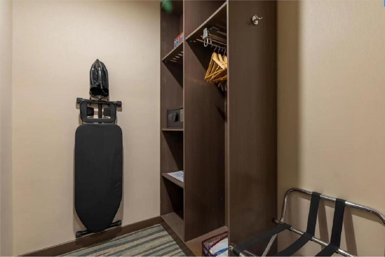 Holiday Inn Express Shenyang North Station By Ihg Εξωτερικό φωτογραφία